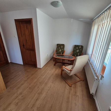Wolf Apartments Sangeorgiu de Mures Ngoại thất bức ảnh