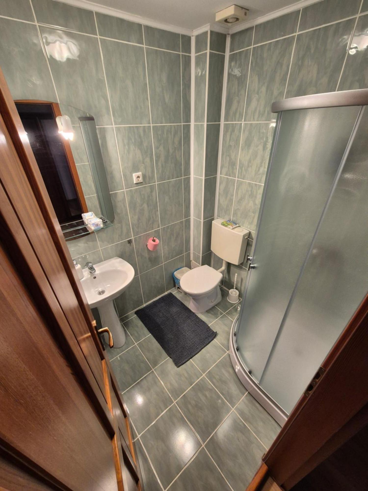 Wolf Apartments Sangeorgiu de Mures Ngoại thất bức ảnh