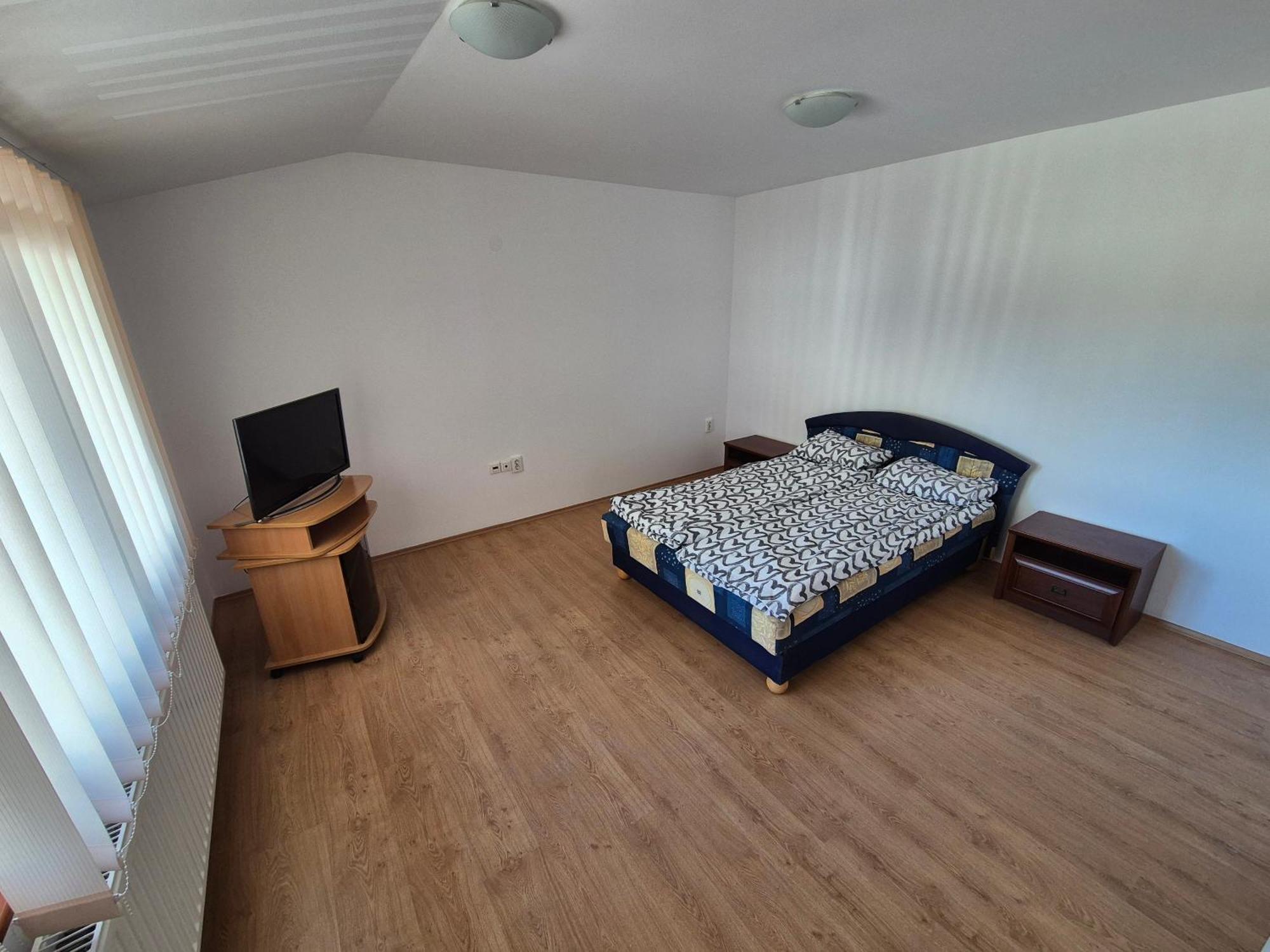 Wolf Apartments Sangeorgiu de Mures Ngoại thất bức ảnh